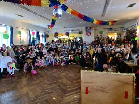 Endlich wieder Kinderfasching im Saal!